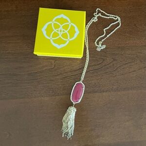 Kendra Scott Rayne Necklace w/ magenta pendant. Comes w/ box & dust bag
